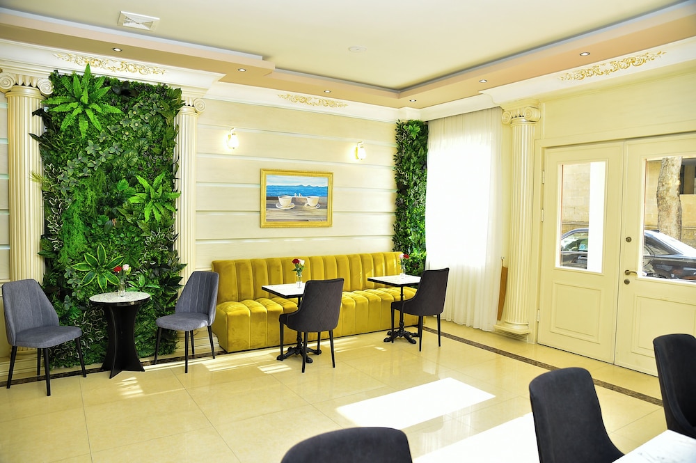 Karat Inn 34/50