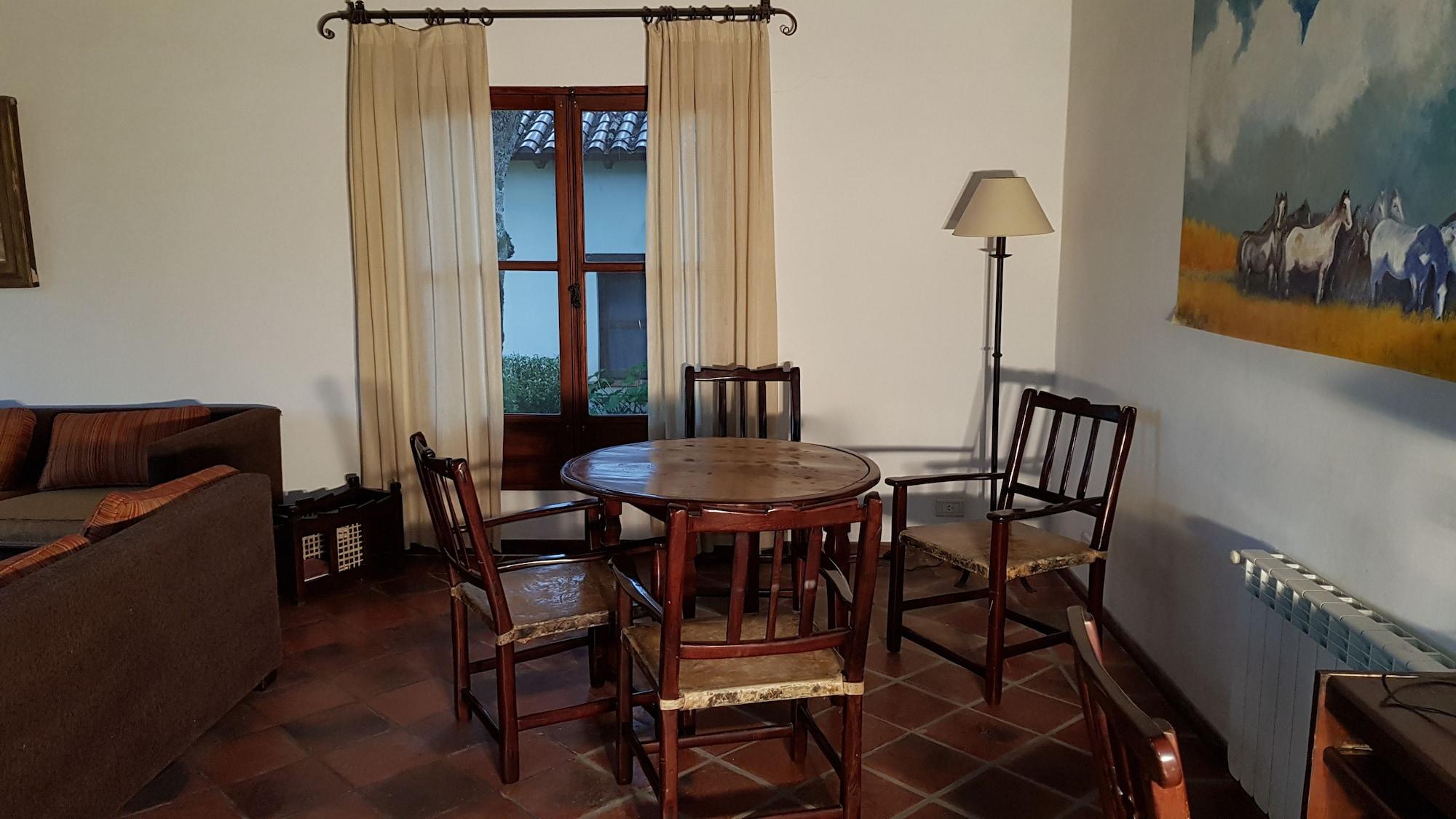 Hotel Torrontes 30/50
