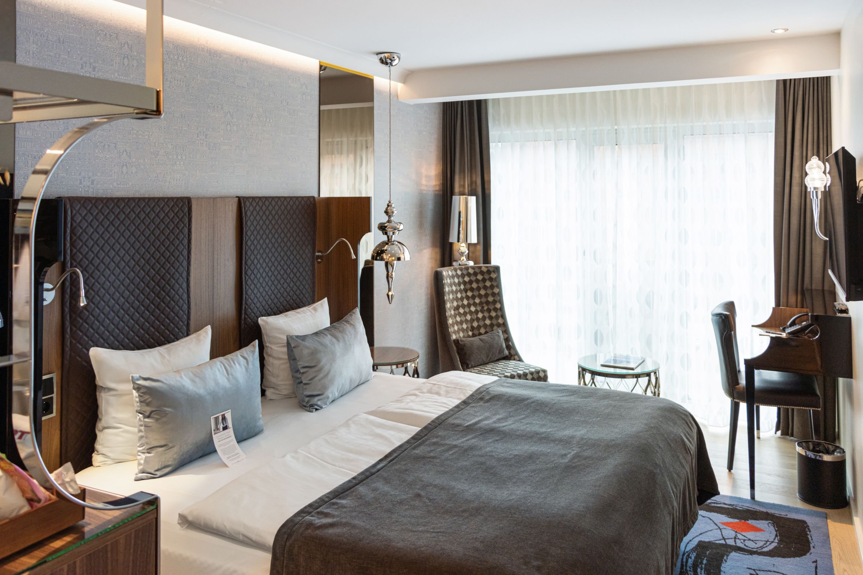 FAMILY, KING BED