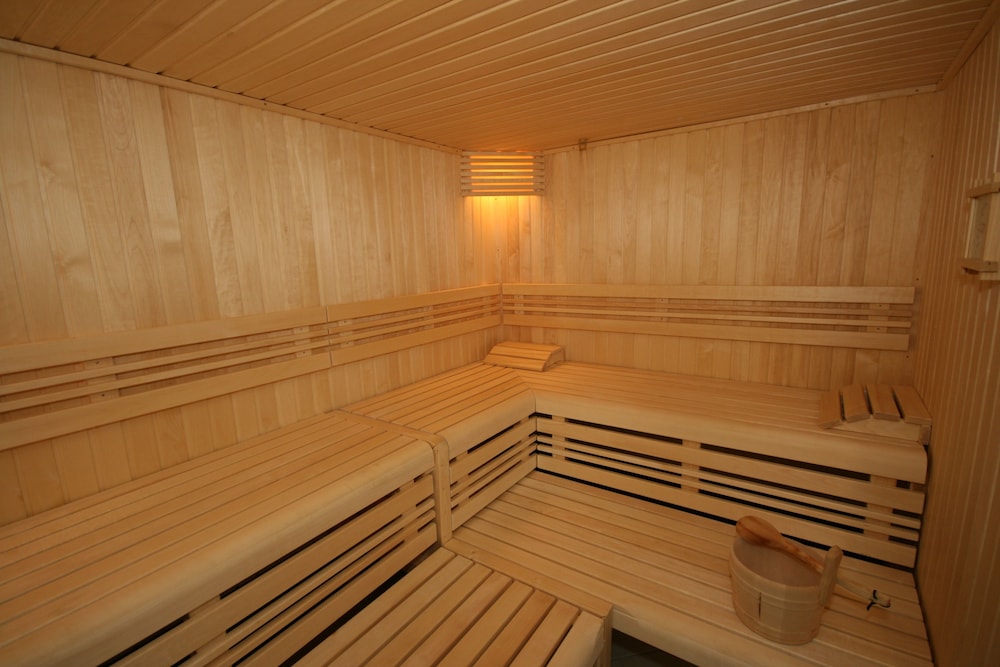 swimming pool spa
