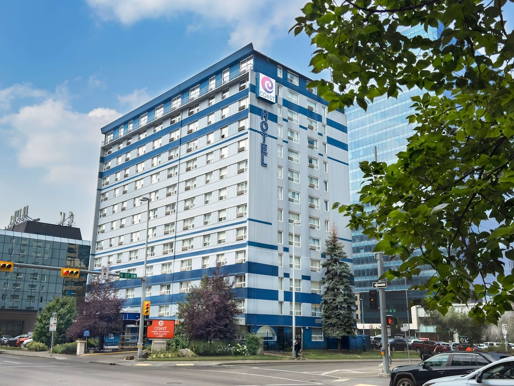 Coast Calgary Downtown Hotel and Suites by APA 5/61