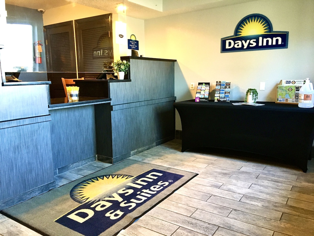 Days Inn Suites By Wyndham Traverse City 6/50