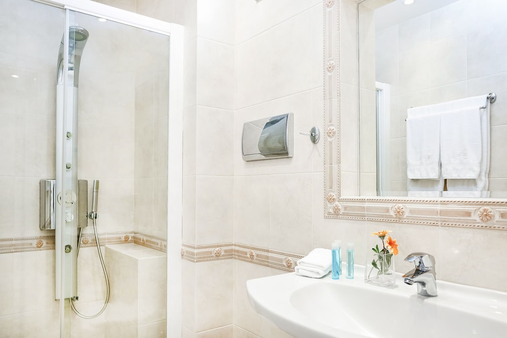 Stelia Mare Boutique Hotel 48/50