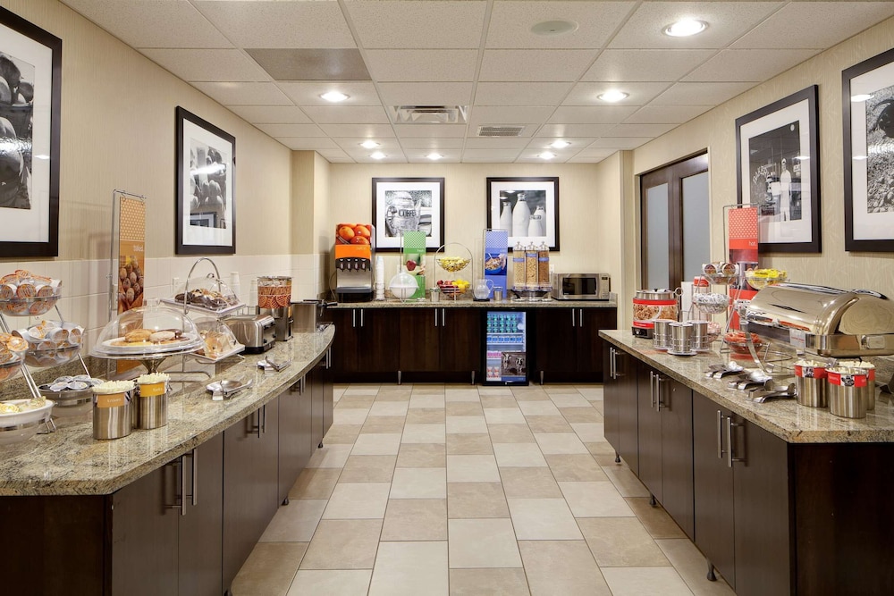 Hampton Inn Chicago Saint Charl 30/43
