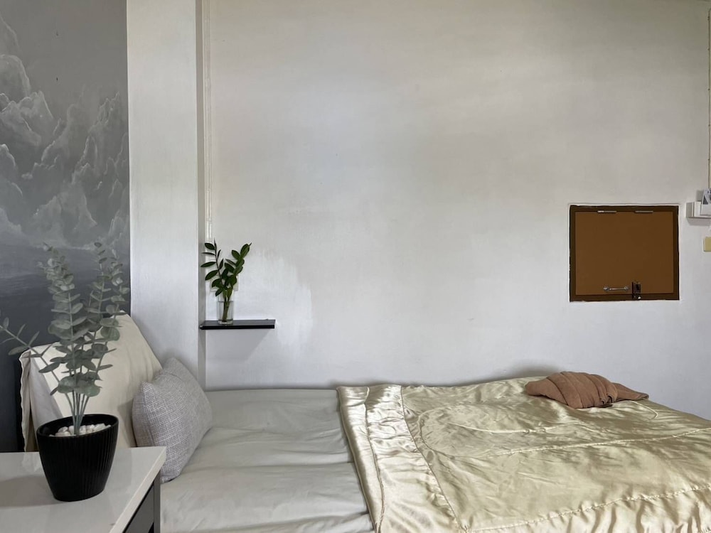 Nuttasit Apartment 24/34