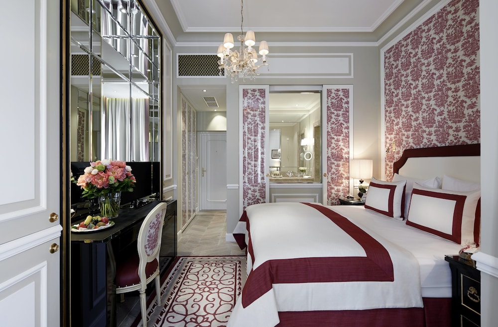 غرفة ديلوكس بسرير مزدوج بإطلالة، Hotel Sacher Salzburg 2/8