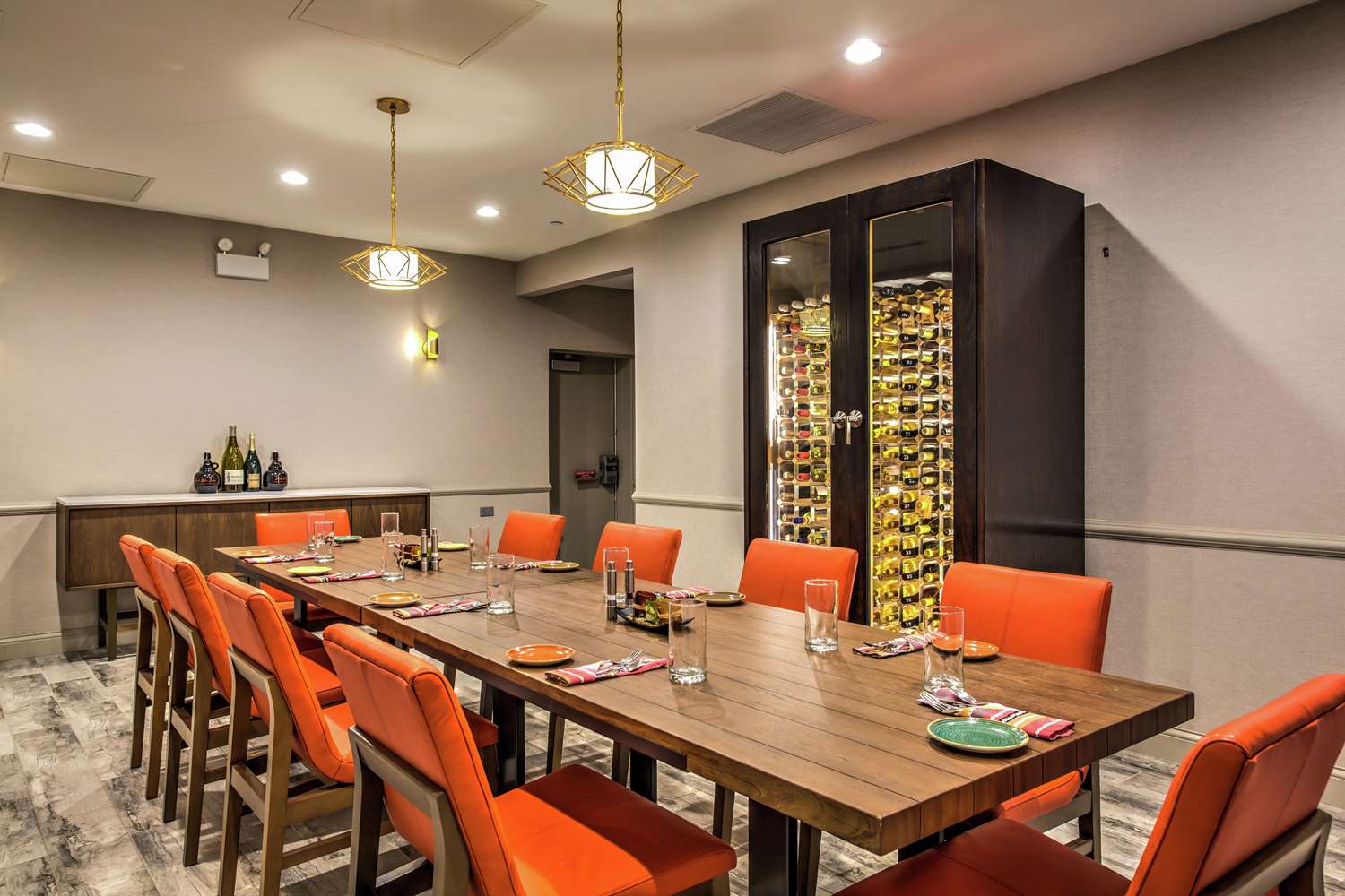 restaurant cafeteria