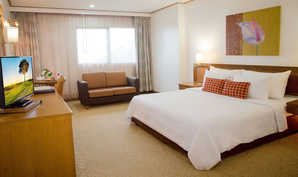 Sima Thani Hotel 25/50