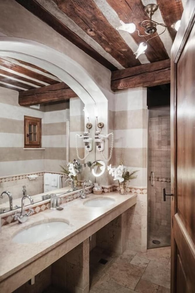 Relais Mont Blanc Hotel and Spa 50/50
