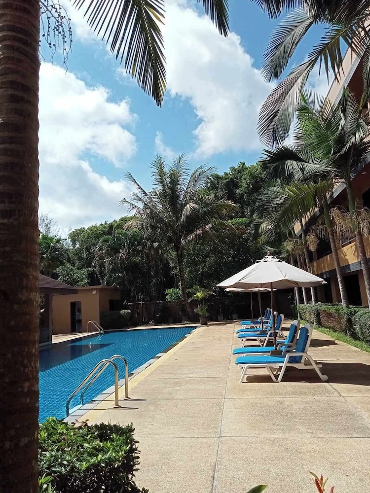 Nai Yang Beach Hotel 16/23