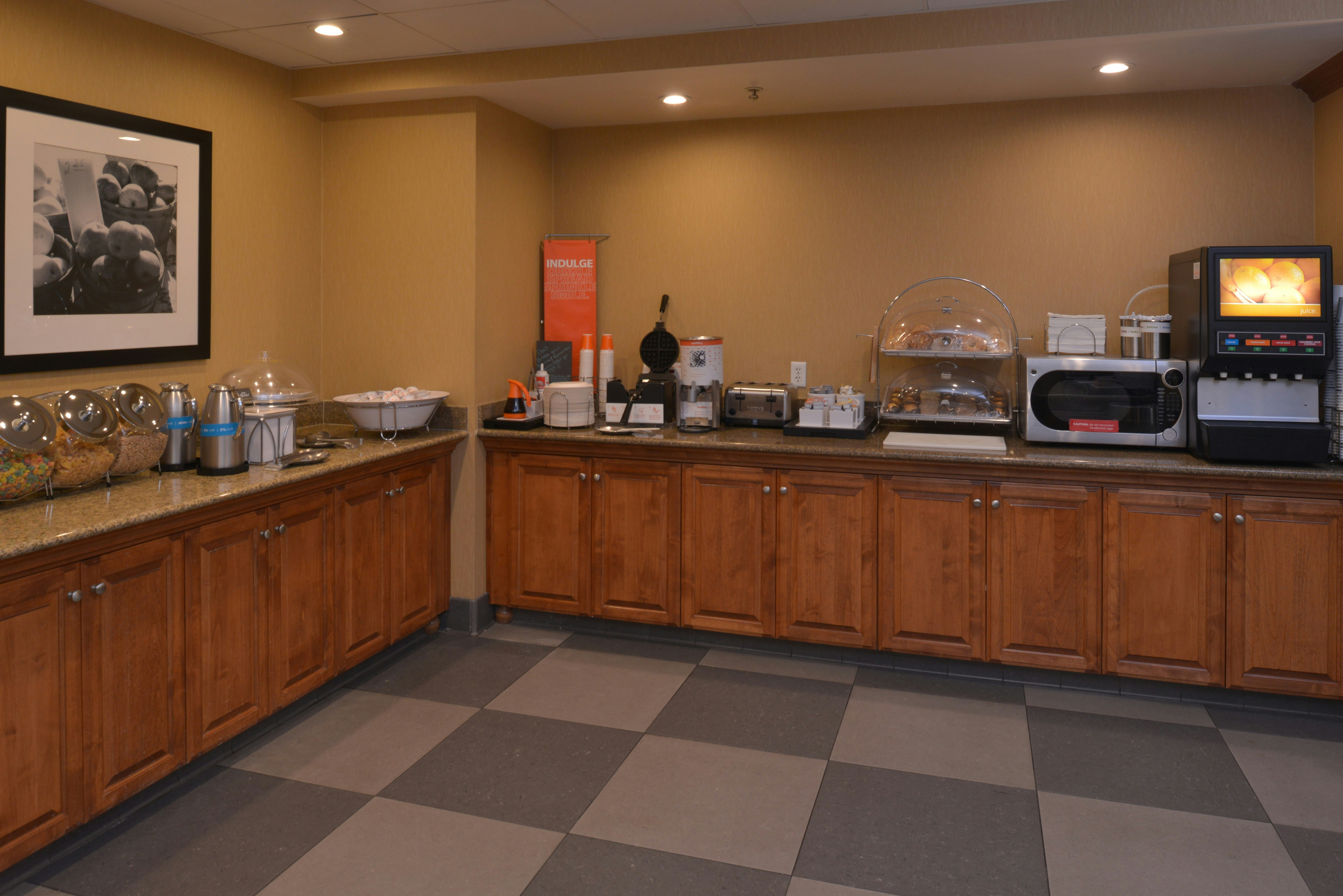 Hampton Inn & Suites Bakersfield North-Airport 16/62