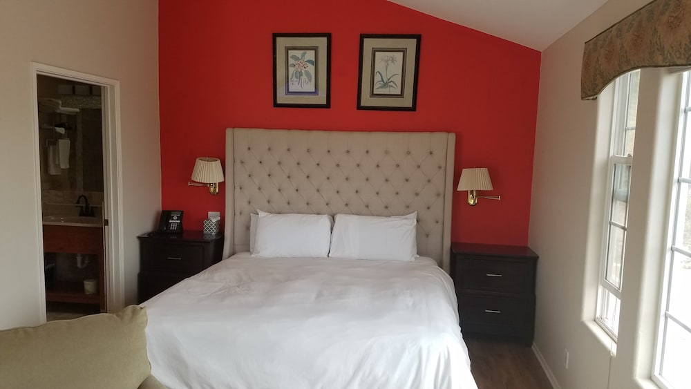 Malibu Country Inn 4/50