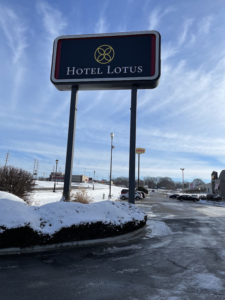 Hotel Lotus Kansas City Merriam 60/64