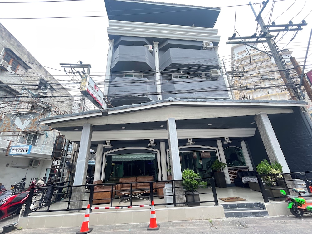 W-9 Hotel 4/73