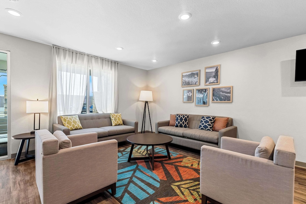 WoodSpring Suites Corona 9/23