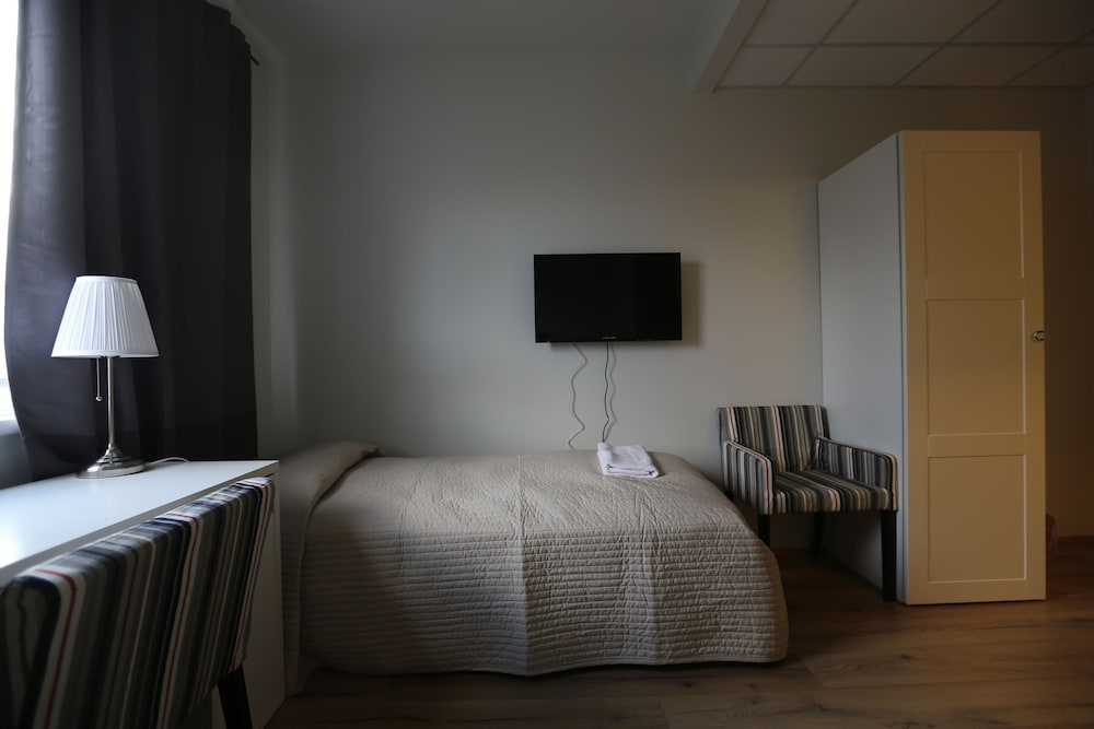100 Iceland Hotel 14/23