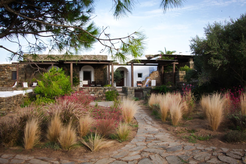 Zubebi Resort 40/50