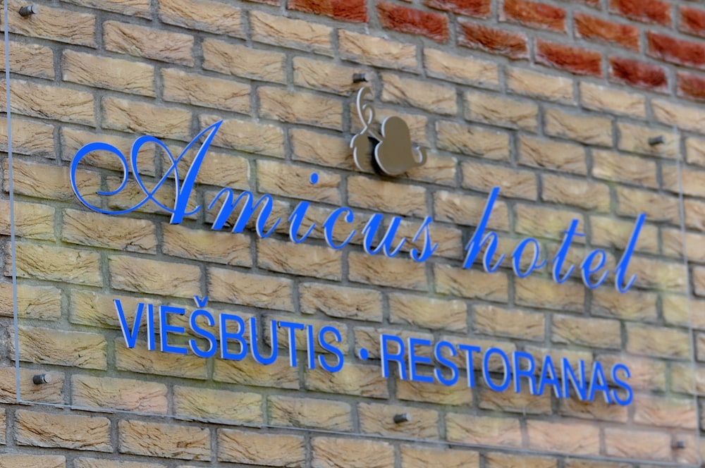 AMICUS HOTEL 2/42