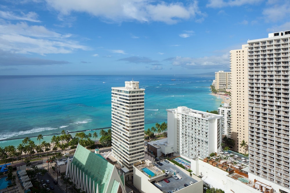 Waikiki Beach Marriott Resort and Spa 4/41