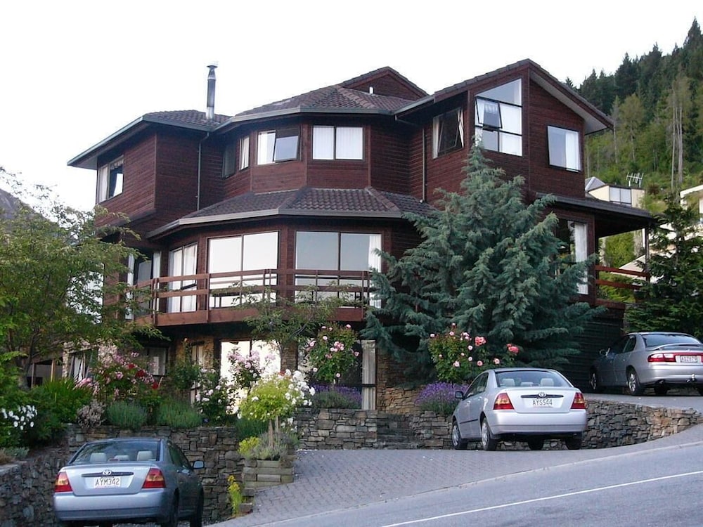 Balmoral Lodge 54/65