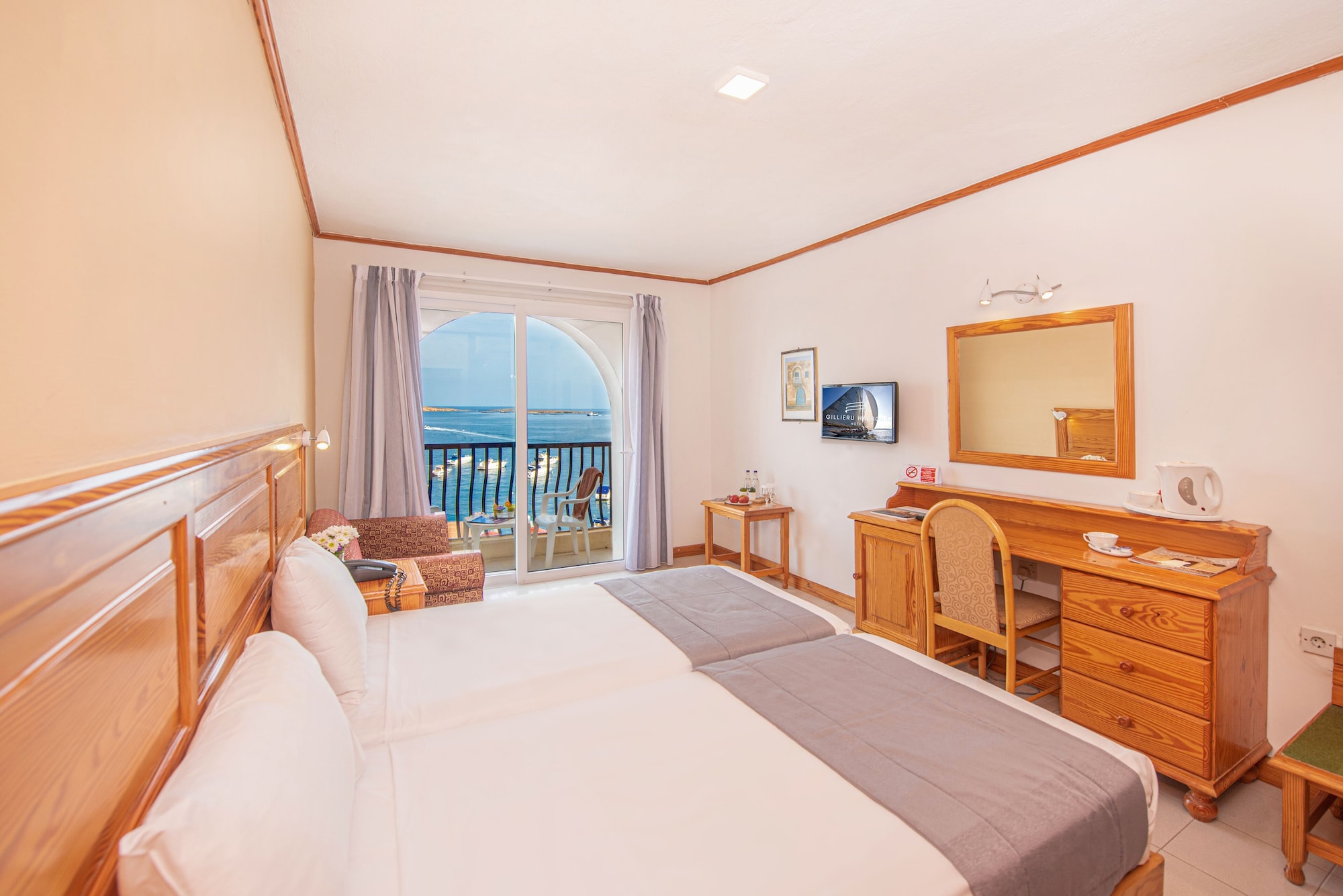 STANDARD, SEA VIEW