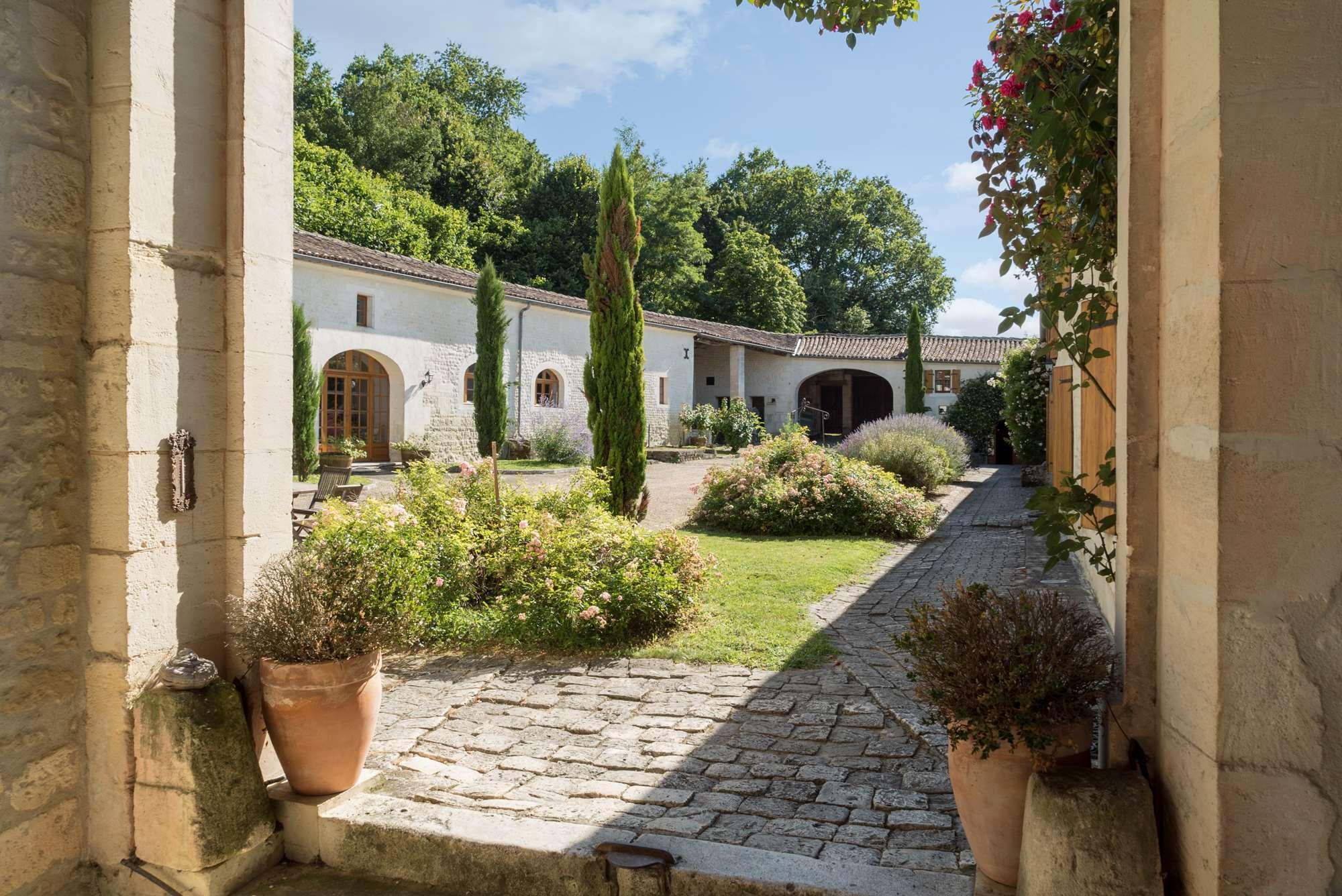 Relais De Saint Preuil 46/50