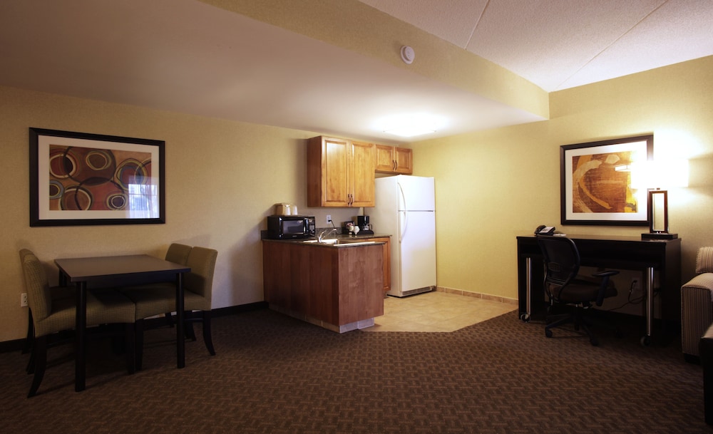 Holiday Inn Phoenix Chandler 12/70