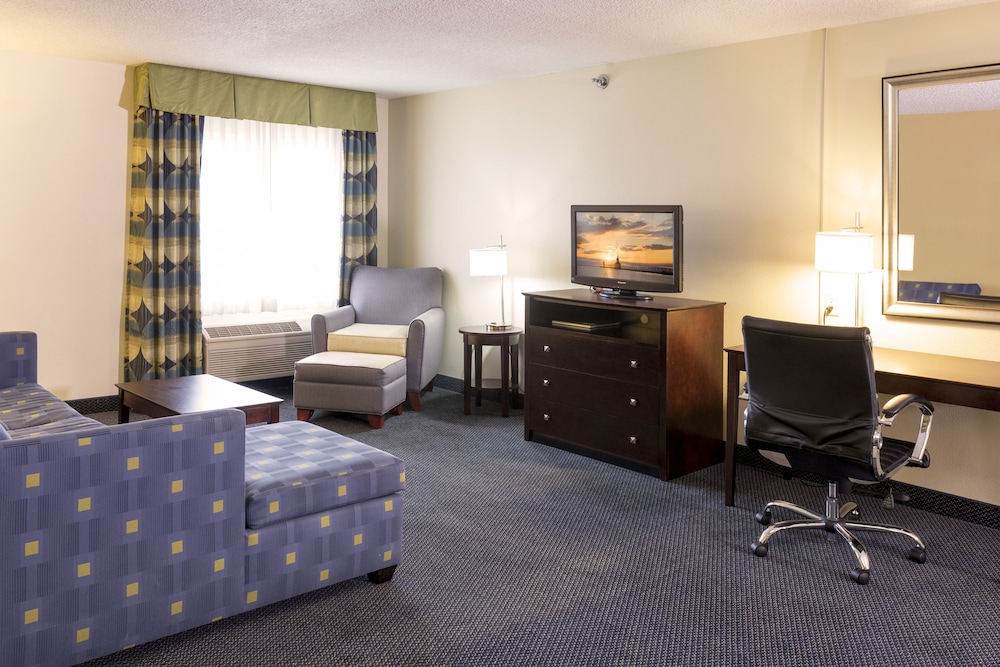 Holiday Inn Express Suites St Joseph 51/69
