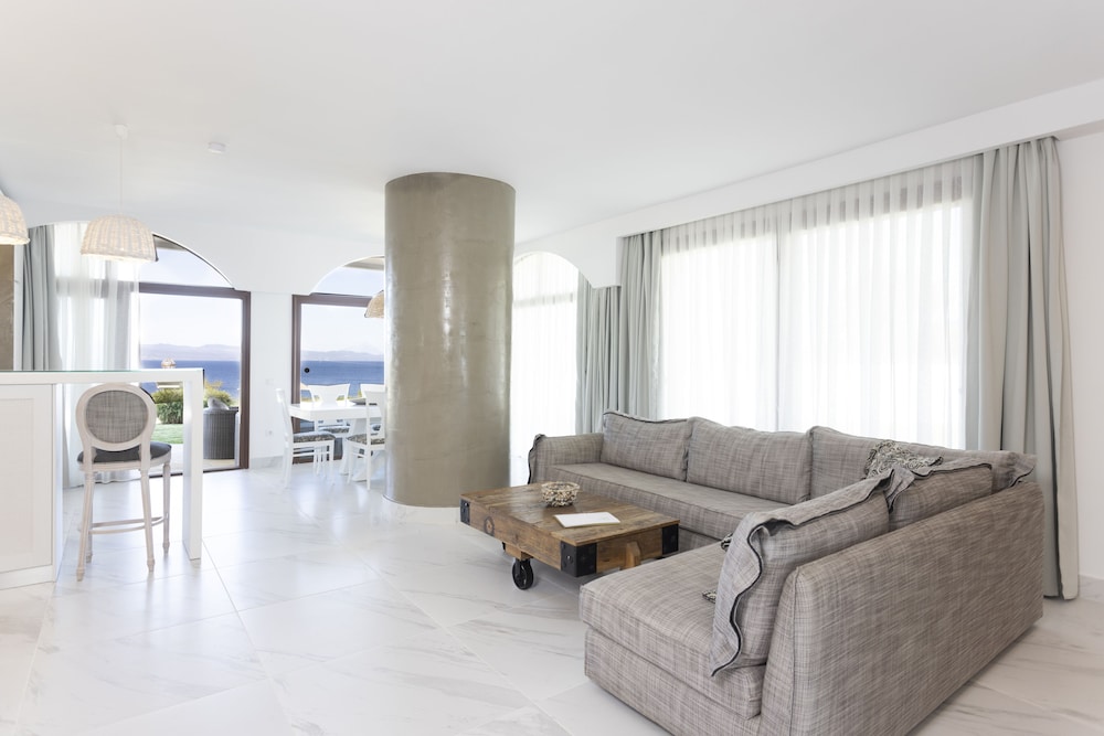 Villa D oro Luxury Villas & Suites 55/80