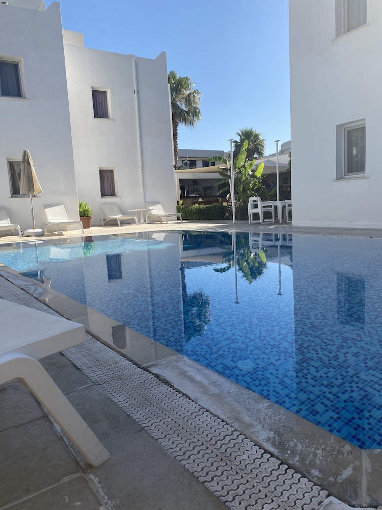Canna Garden Hotel 22/47