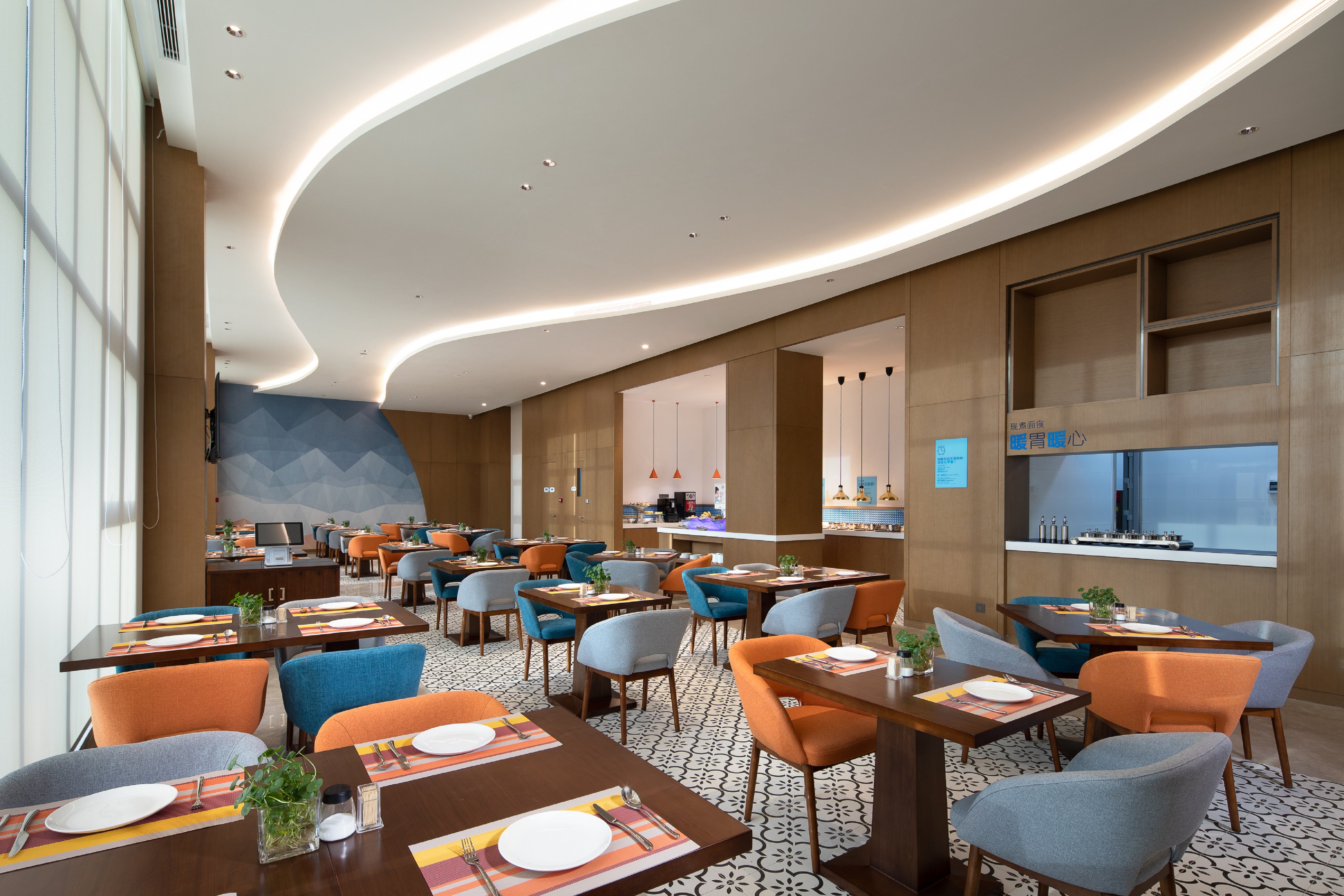 Holiday Inn Express Chengdu Longquanyi North 42/48