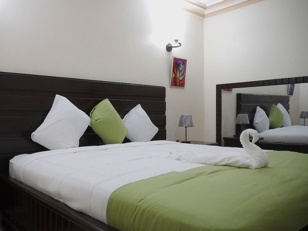 La Pepiniere Hotel 12/50