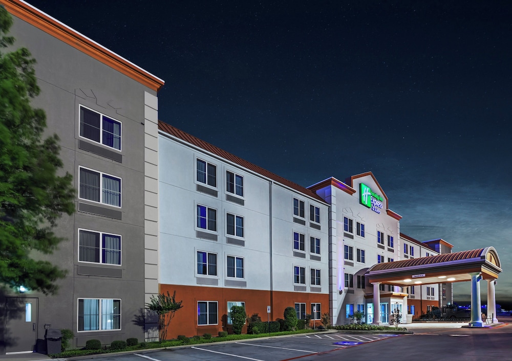 Holiday Inn Express Hotel And Suites Dallas Lewisville 3/69