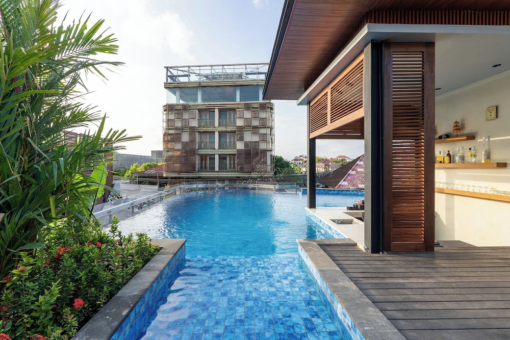 VILLA KAYU RAJA 68/69