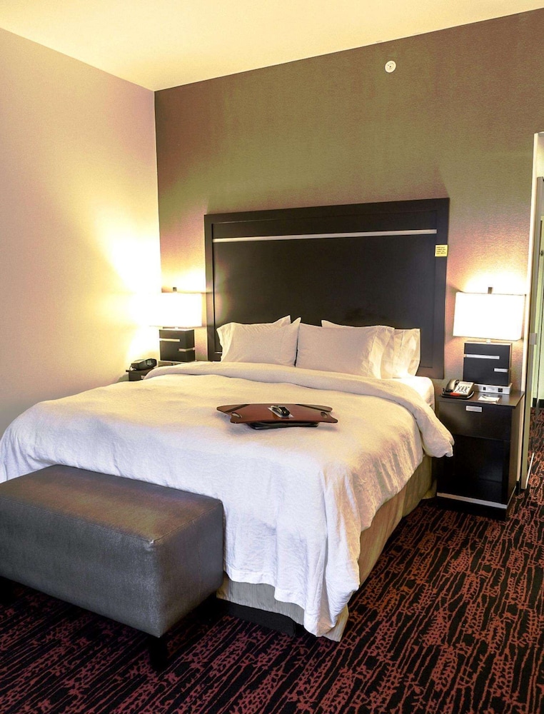 Hampton Inn and Suites Tulsa Hills 12/37