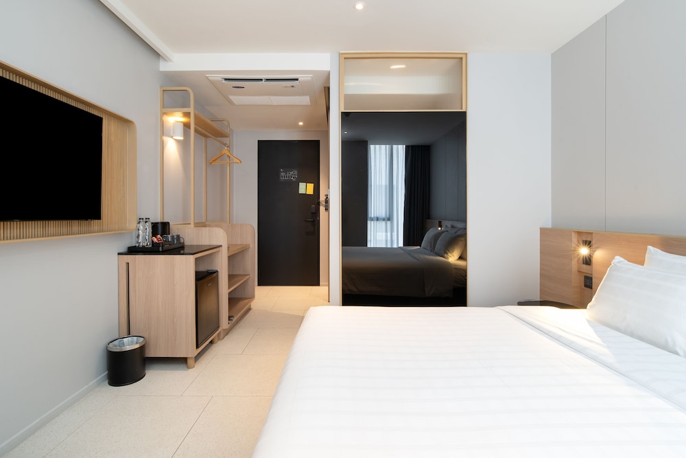 Saan Hotel Sathorn 13/50