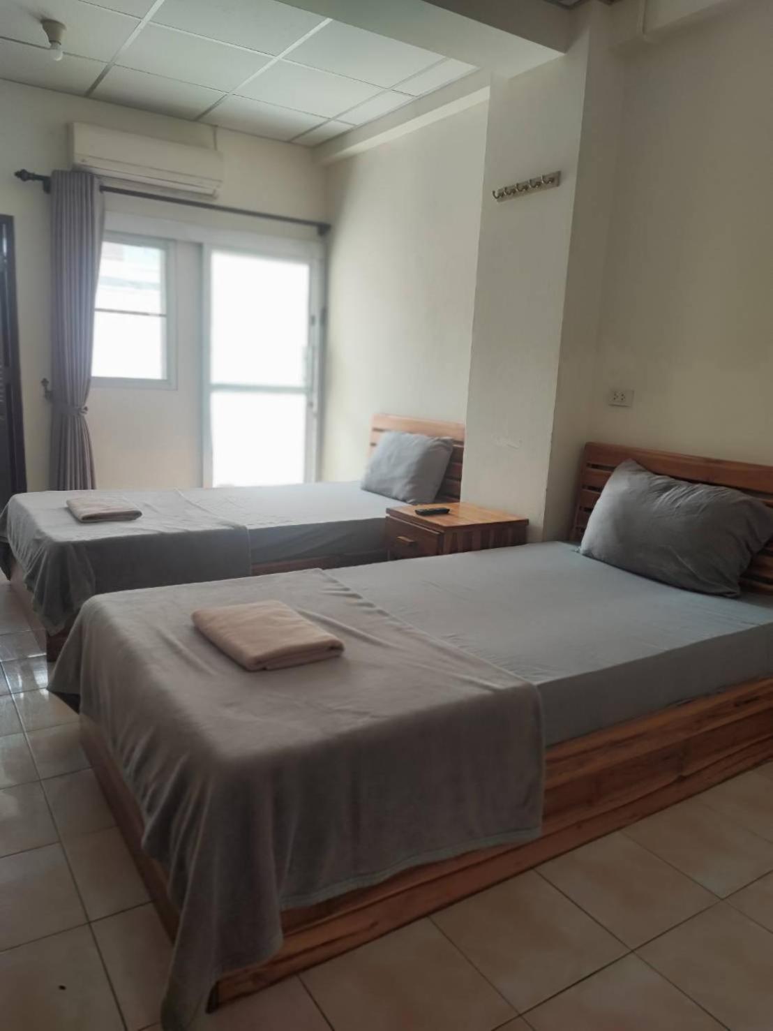Room, Queen Bed