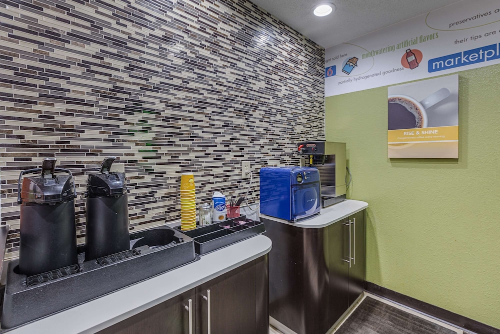 Motel6 Simpsonville, SC - Greenville 10/50