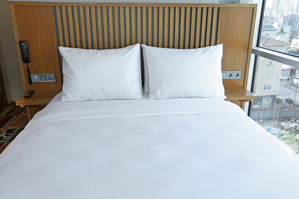 Discovery Hotel 35/69
