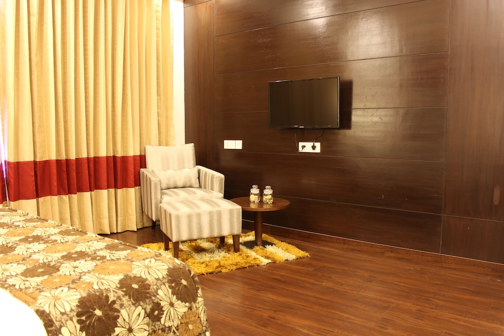 Humble UNA Smart Amritsar 9/28
