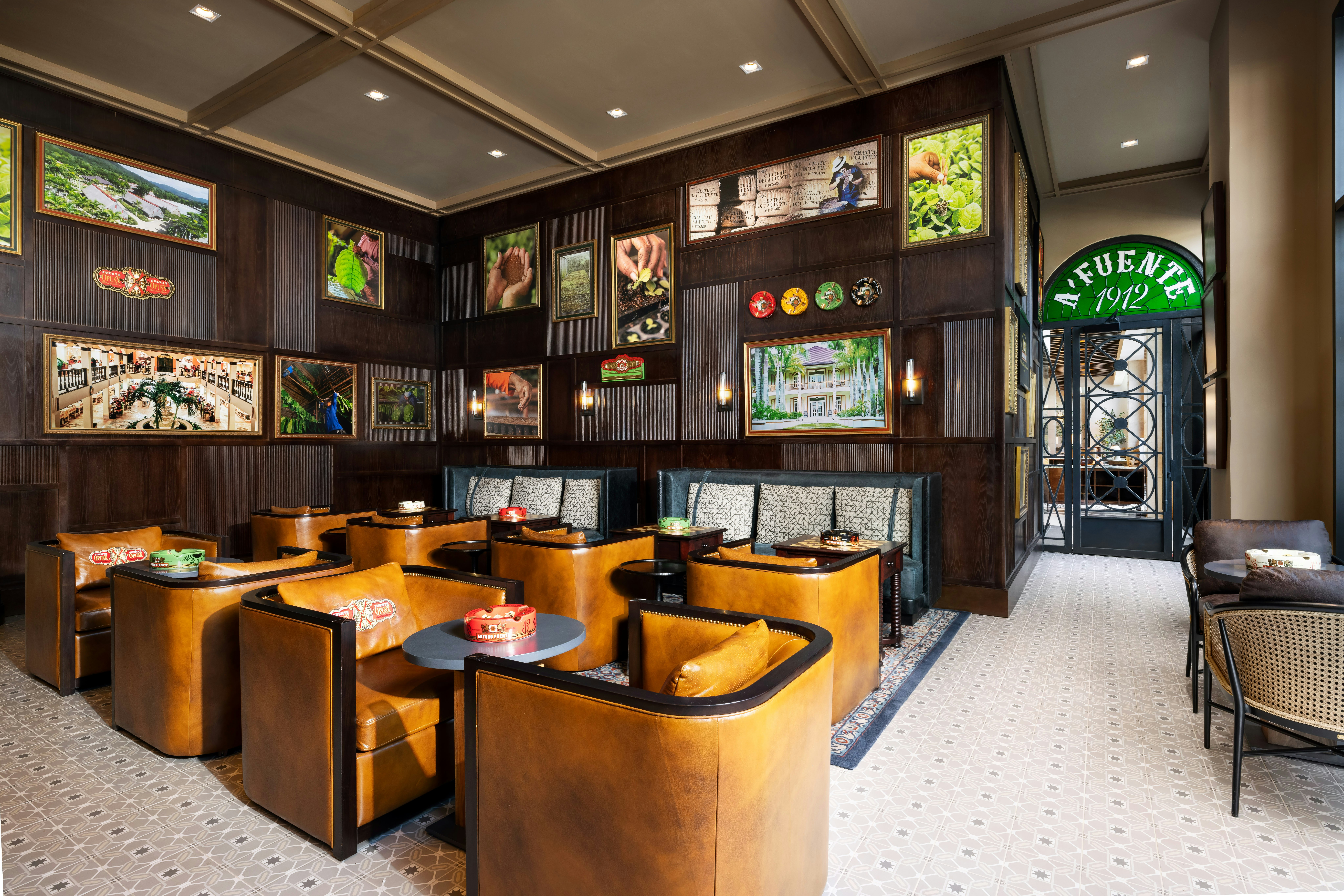 Hotel Santiago, Curio Collection by Hilton 30/59