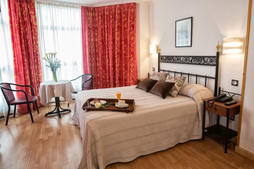 Hotel Don Manuel 26/52