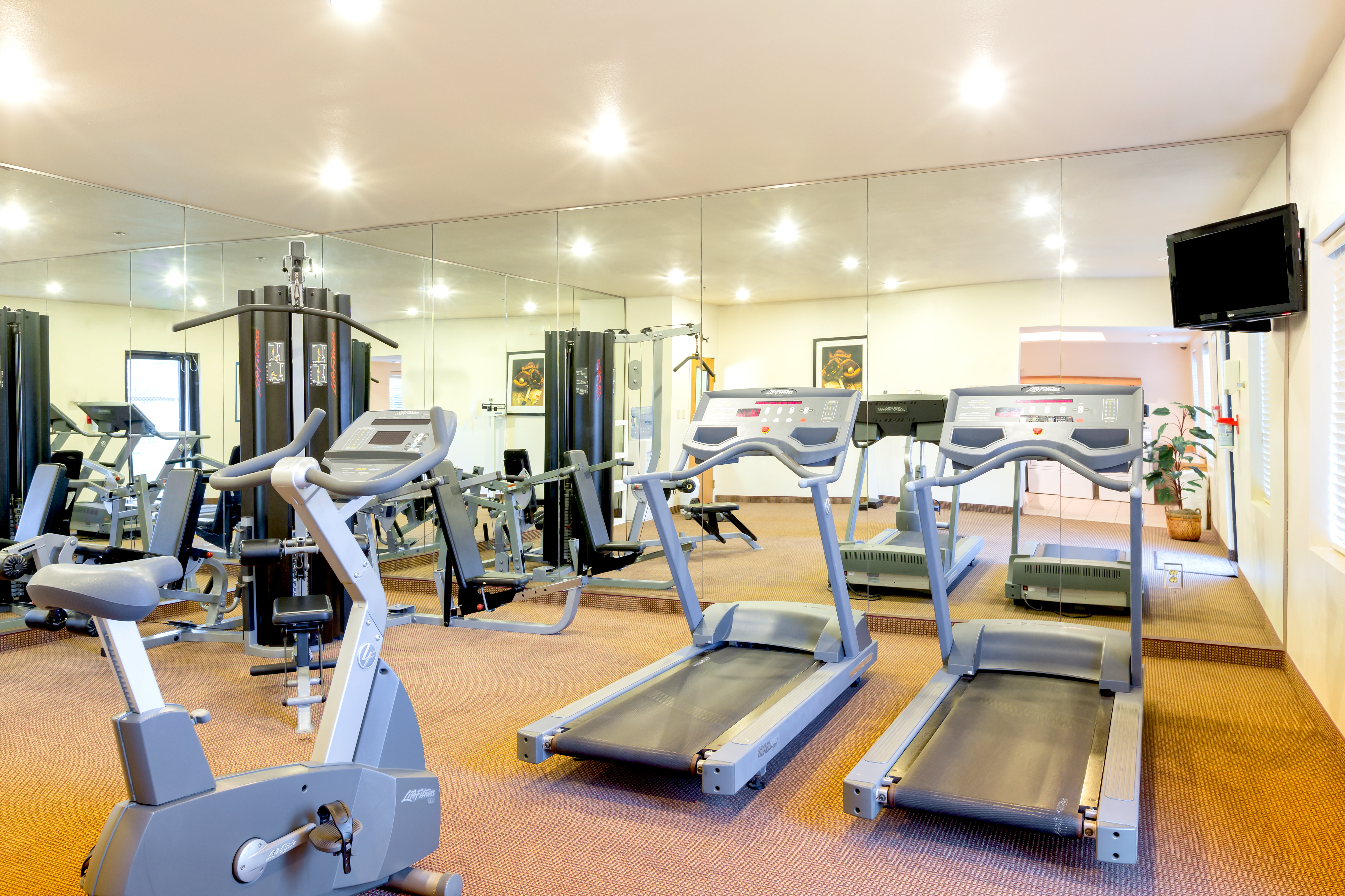 STAYBRIDGE SUITES BROWNSVILLE 33/73