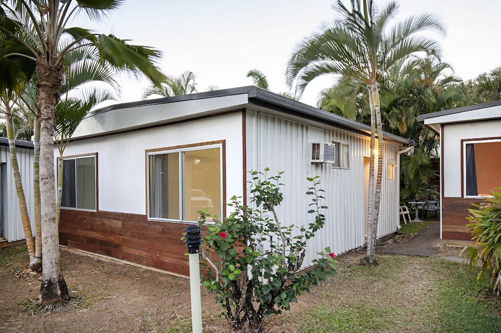 Bush Village Budget Cabins 7/73