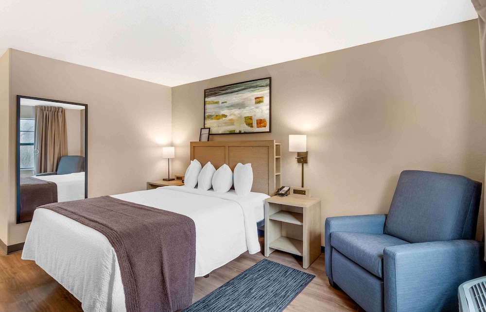 STUDIO, QUEEN BED, ACCESSIBLE
