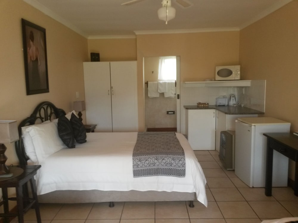 African Sun Guest House 19/36