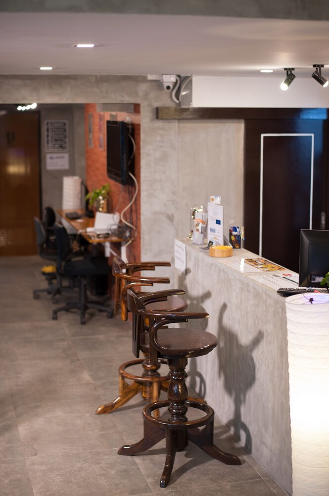 Hoppers Place Donmuang Hostel 38/46