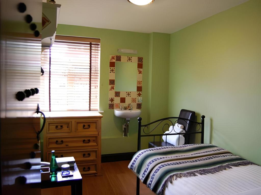 Hotel O Ilir Timur I Near Rsud Siti Fatimah Az-Zahra Formerly Lumendiva Suite 31/44