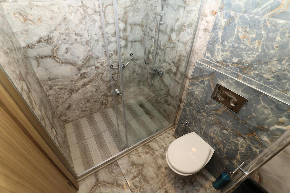 Adana Omur Otel 15/16