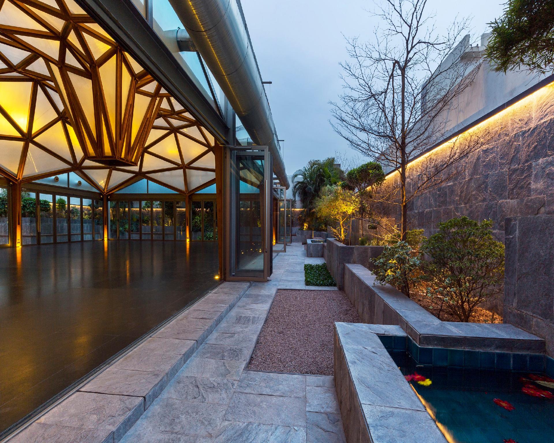 Hotel Crystal Palace Meerut 26/29